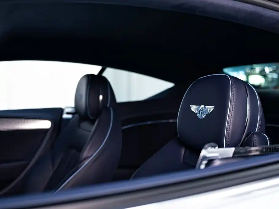 Bentley Continental 2024 — фото 10