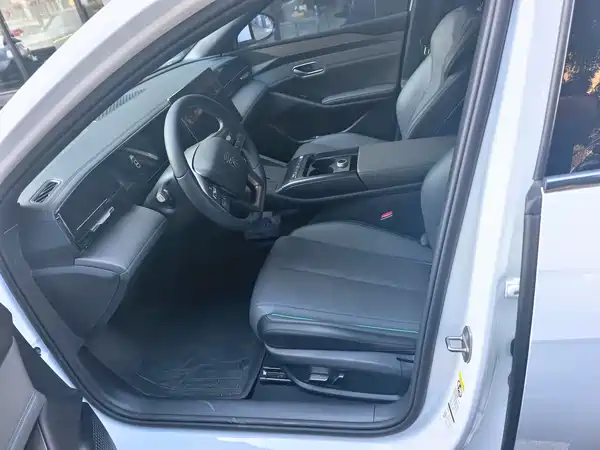 BYD Qin L 2025