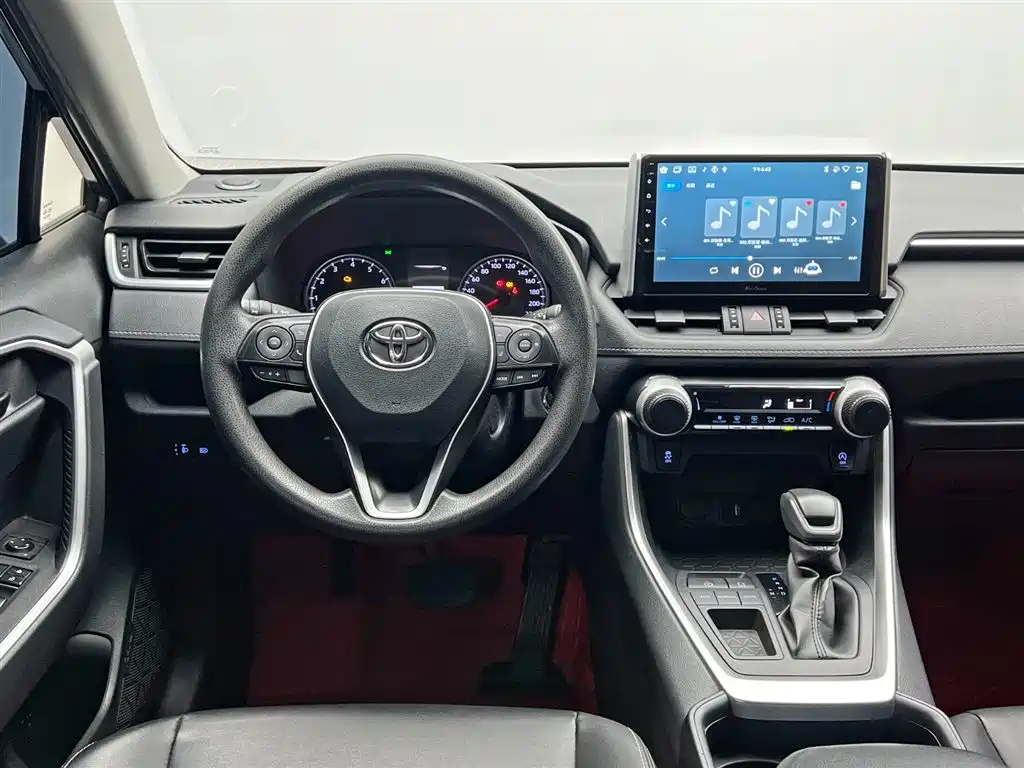 Toyota RAV4 2021 — фото 18