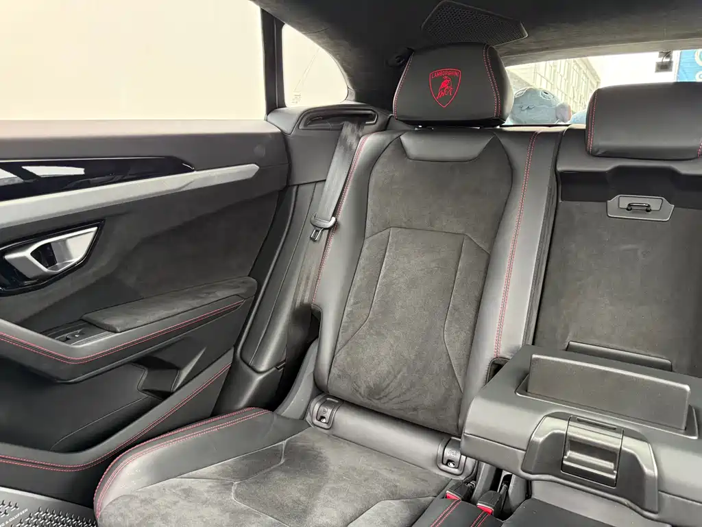 Lamborghini Urus 2019 — фото 26