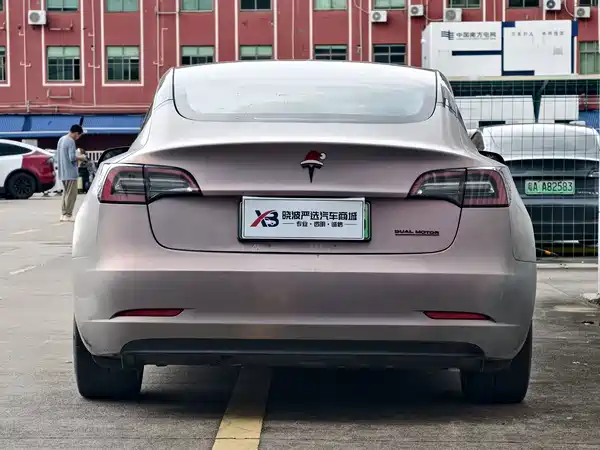 Tesla Model 3 2022