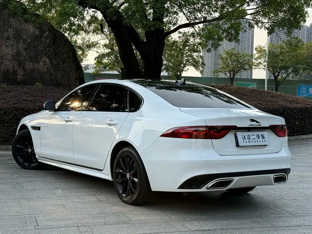 Jaguar XFL 2022 — фото 17