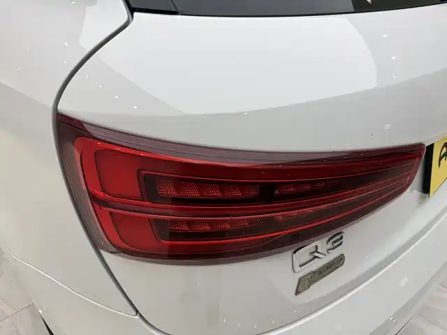 Audi Q3 2019 — фото 15