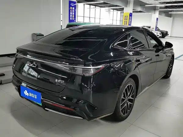 BYD Seal 07 DM-i 2024