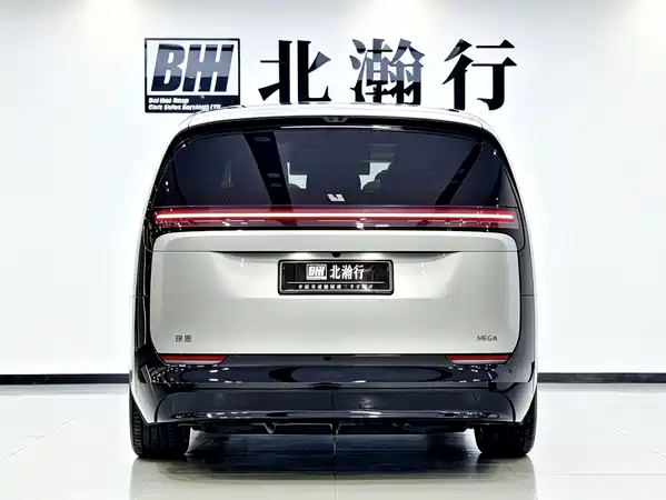 Li Auto MEGA 2025