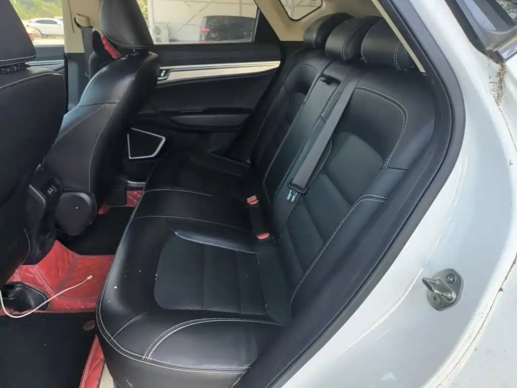 Geely Emgrand GS 2019 — фото 17