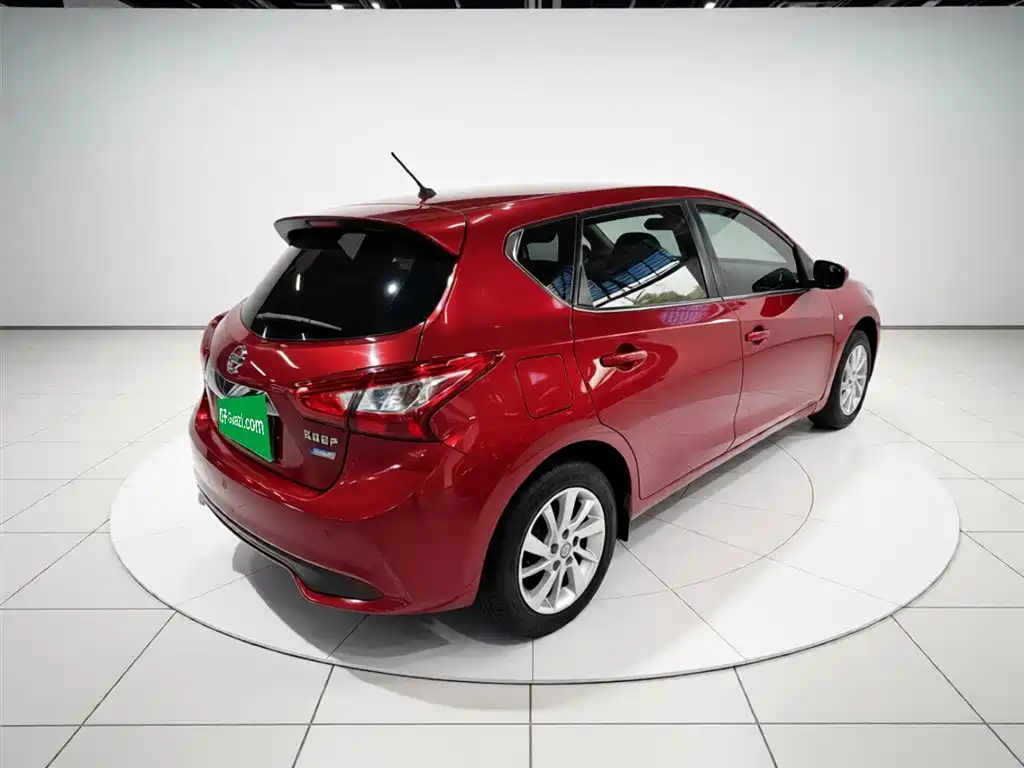 Nissan Tiida 2018 — фото 5