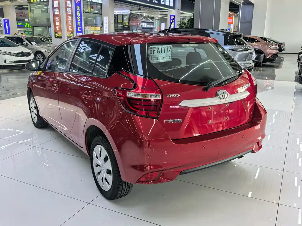 Toyota Yaris L 2019 — фото 10