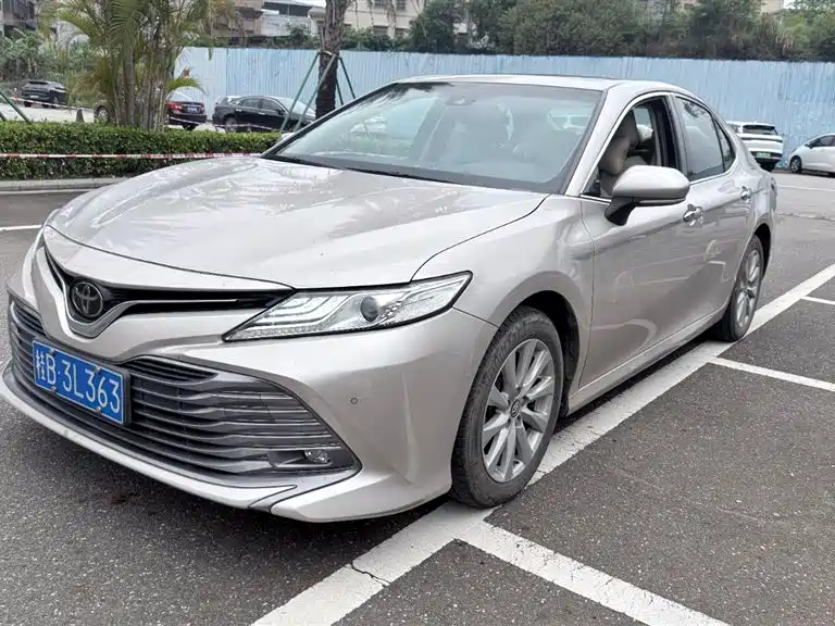 Toyota Camry 2019 — фото 1