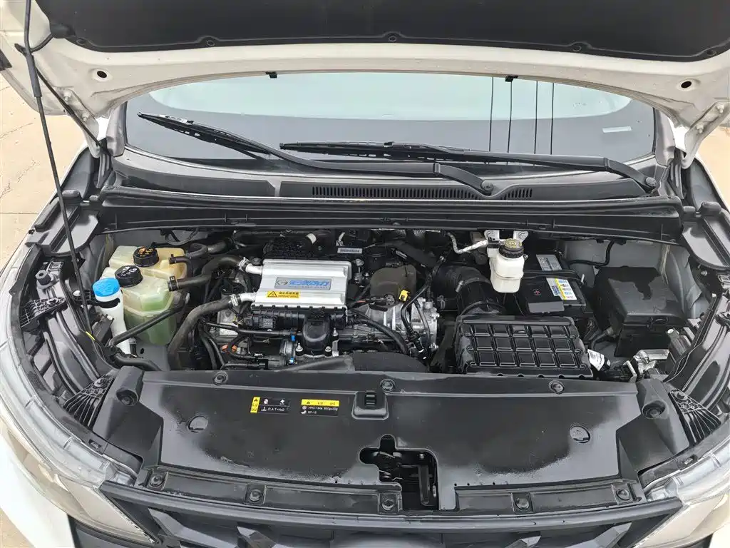 GAC Motor Trumpchi M6 2023 — фото 17