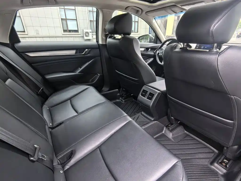 Honda Accord 2020 — фото 11
