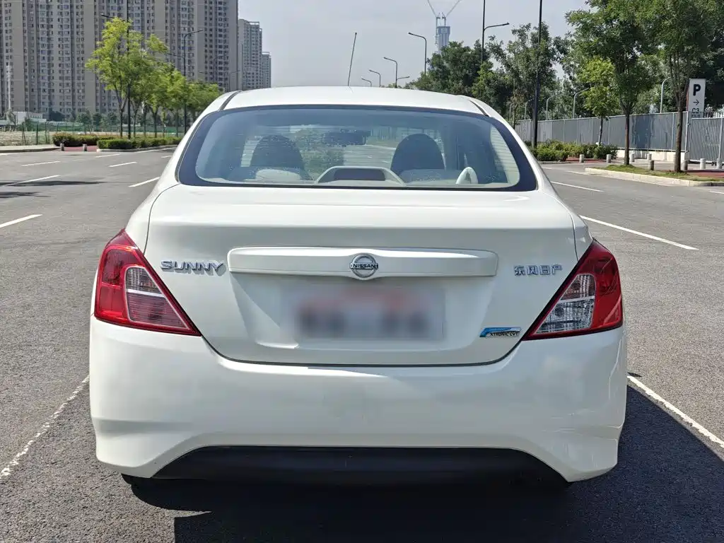 Nissan Sunny 2014 — фото 14