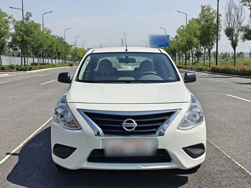 Nissan Sunny 2014 — фото 9