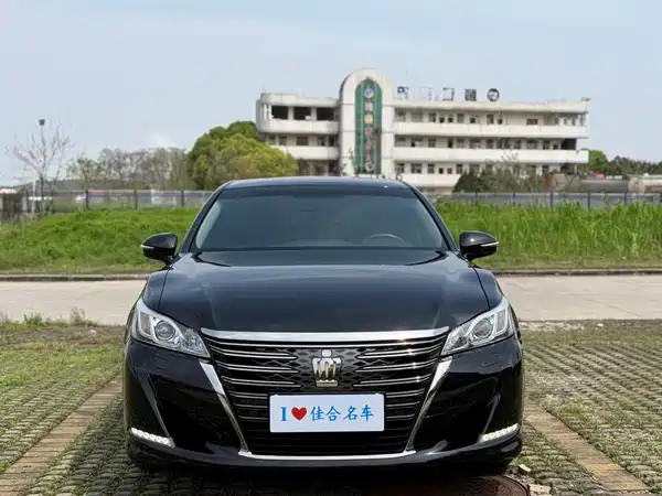 Toyota Crown 2018