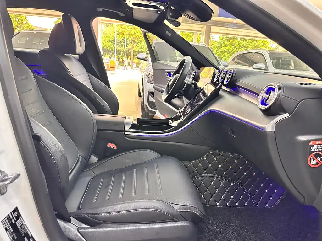 Mercedes-Benz C-Class 2023 — фото 10