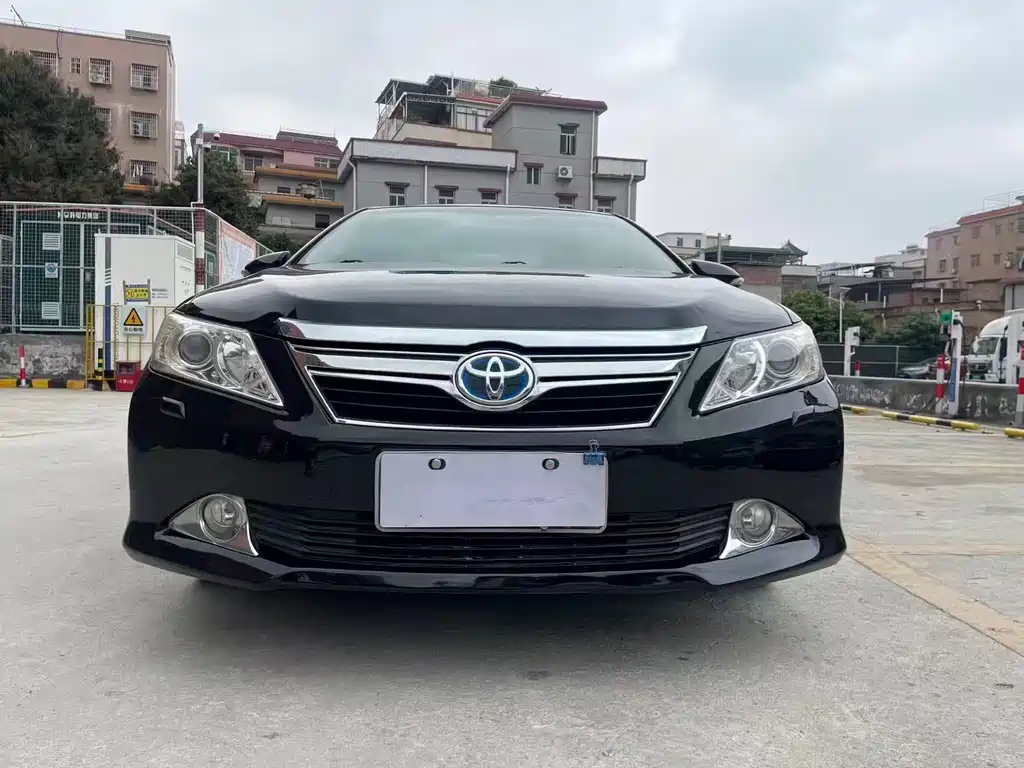 Toyota Camry 2015 — фото 2