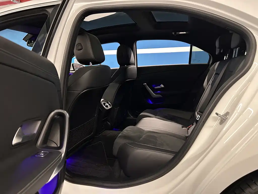 Mercedes-Benz A-Class 2023 — фото 8
