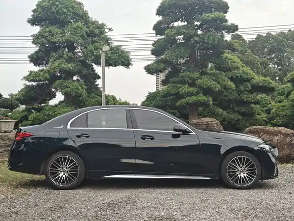 Mercedes-Benz C-Class 2024