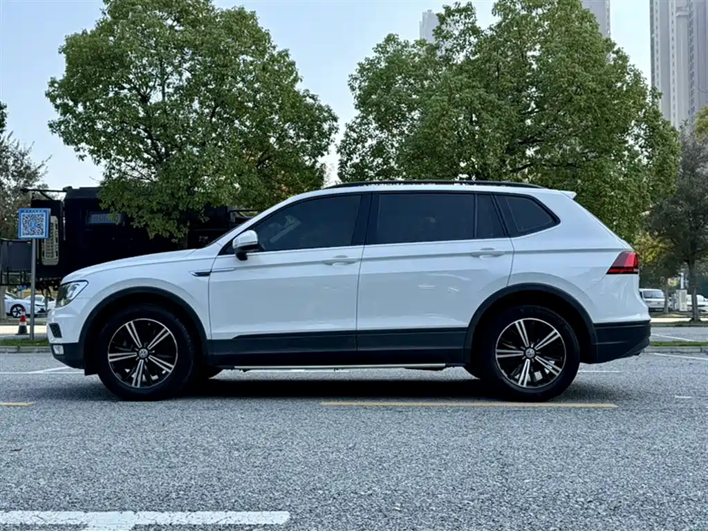 Volkswagen Tiguan L 2019 — фото 12