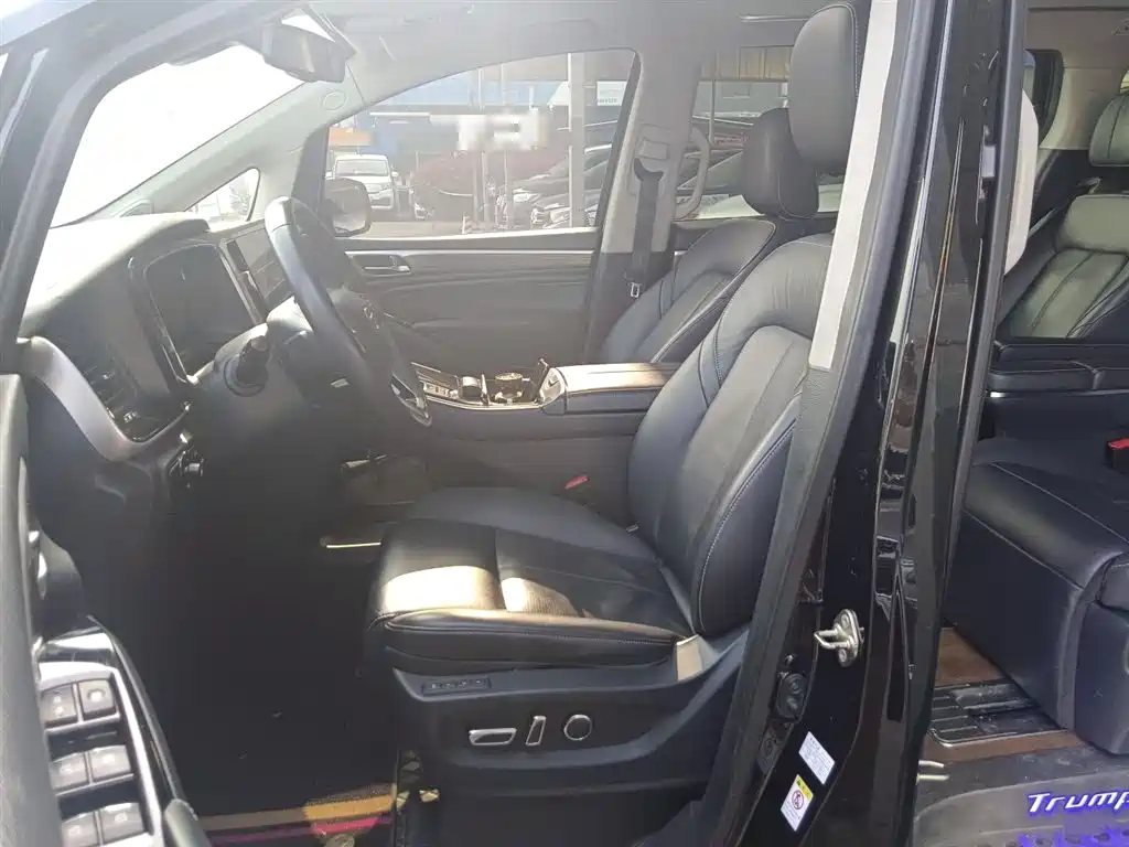 GAC Motor Trumpchi M8 2022 — фото 11