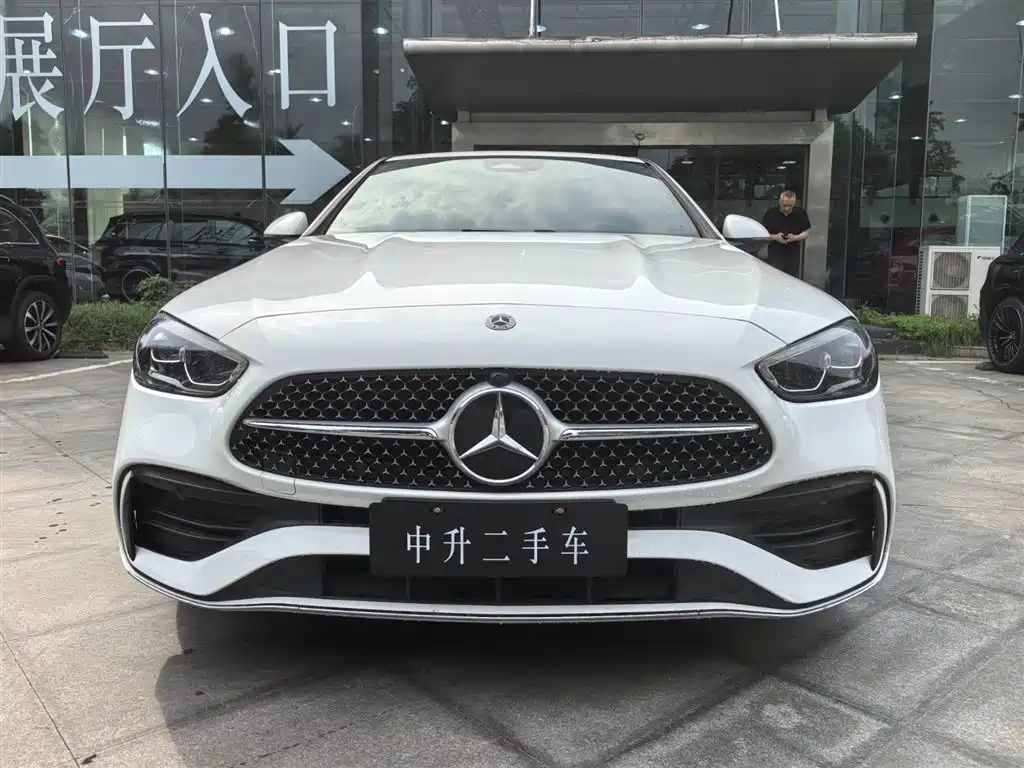 Mercedes-Benz C-Class 2024