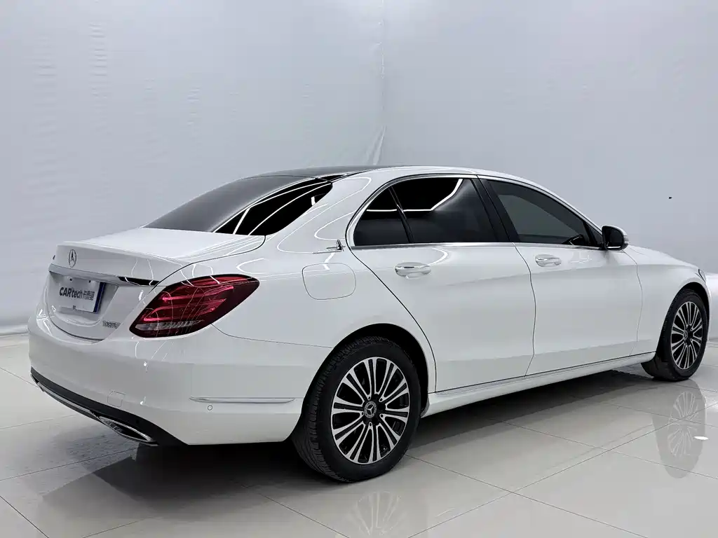 Mercedes-Benz C-Class 2018 — фото 17