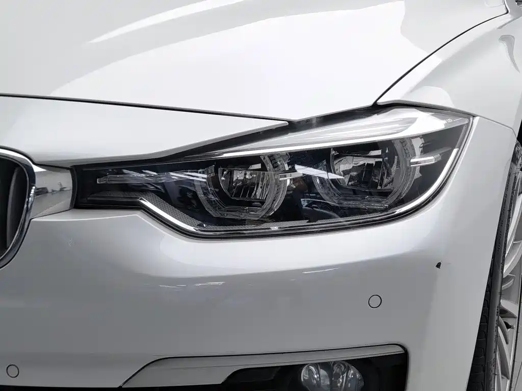 BMW 3 Series 2019 — фото 7