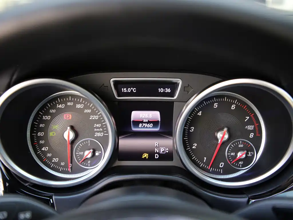 Mercedes-Benz GLE 2017 — фото 13