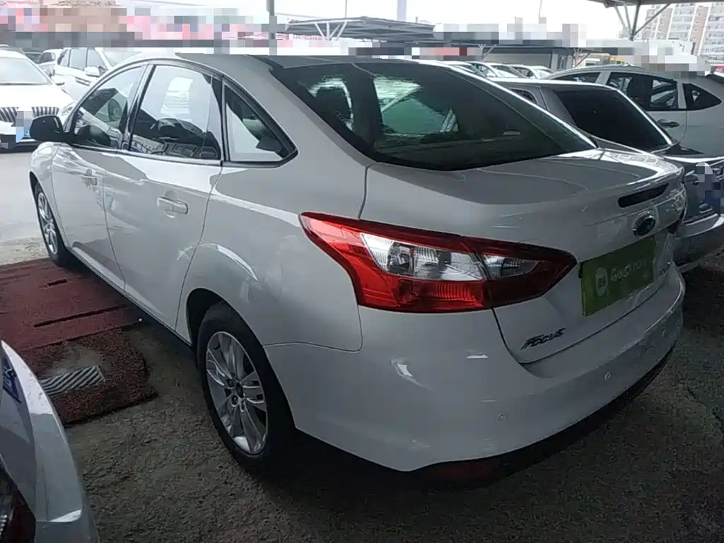Ford Focus 2015 — фото 5