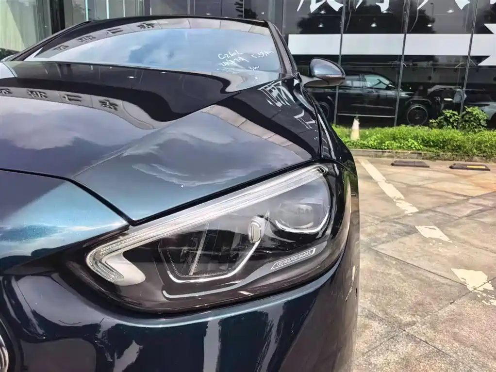 Mercedes-Benz C-Class 2024