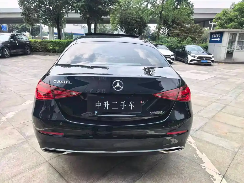 Mercedes-Benz C-Class 2024