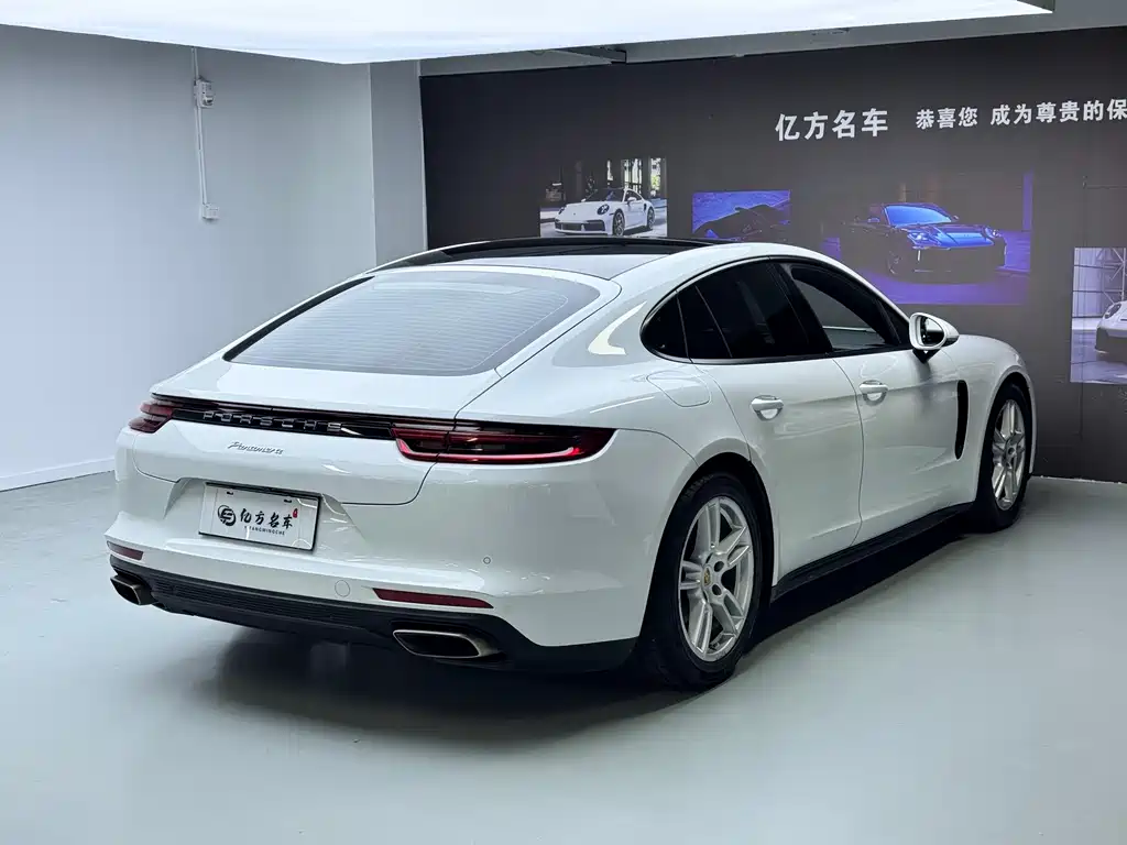 Porsche Panamera 2017 — фото 12