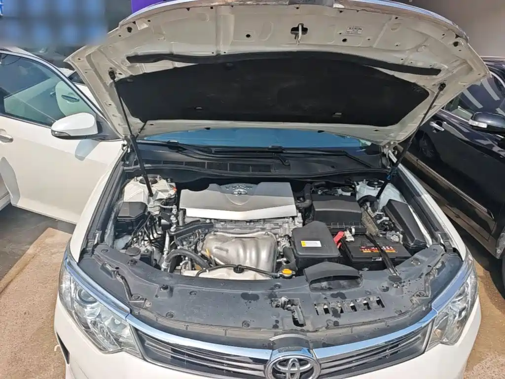 Toyota Camry 2015 — фото 20