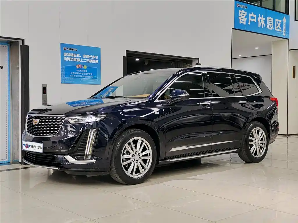 Cadillac XT6 2021 — фото 1