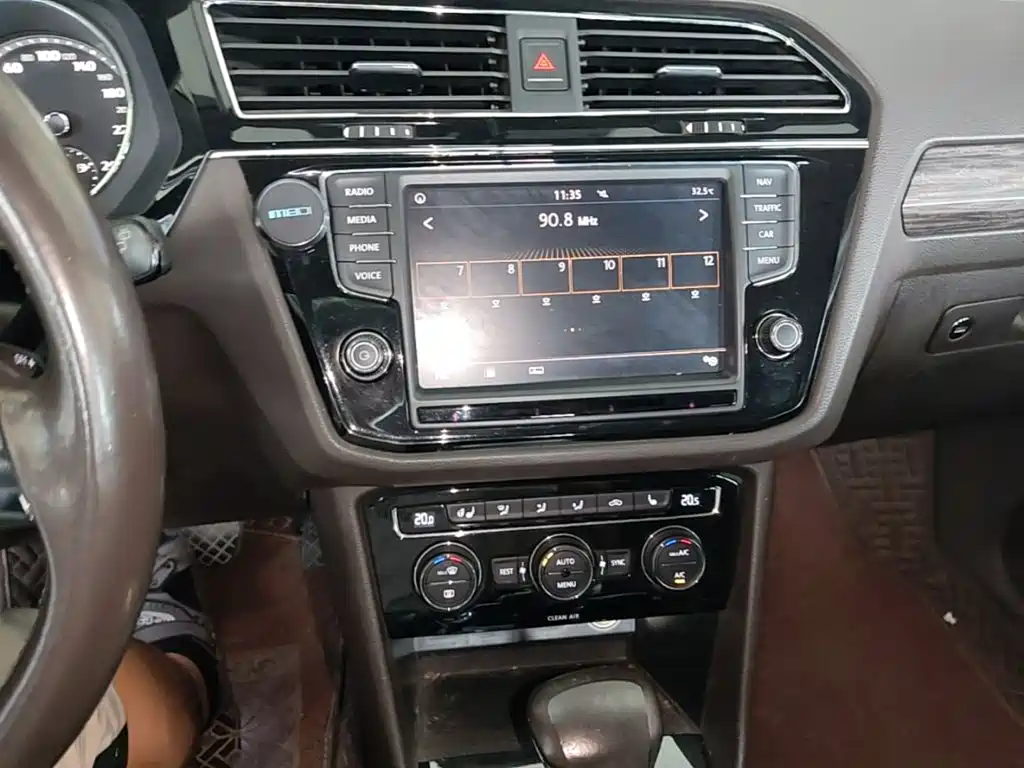 Volkswagen Tiguan L 2017 — фото 13