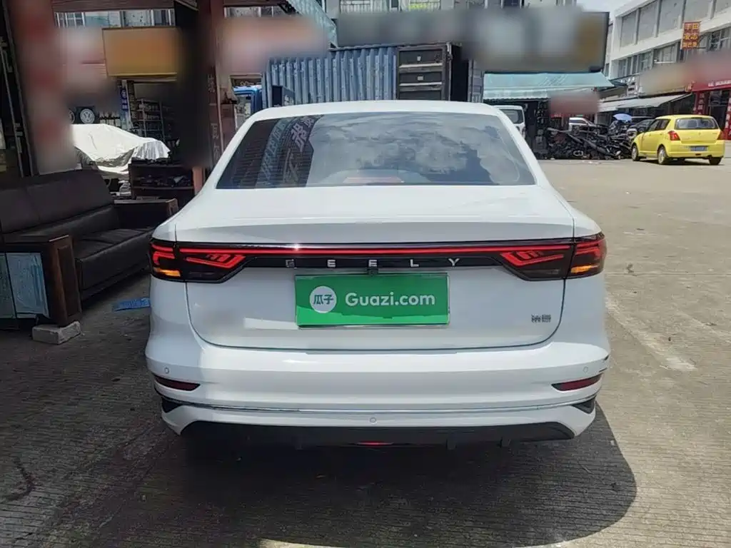 Geely Emgrand 2023