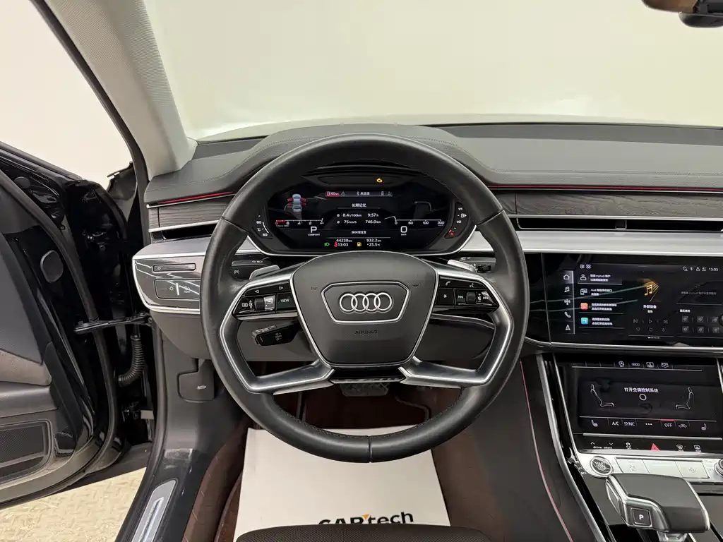 Audi A8 2021 — фото 17