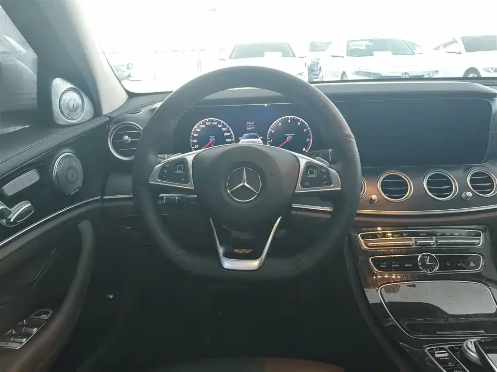 Mercedes-Benz E-Class 2018 — фото 11