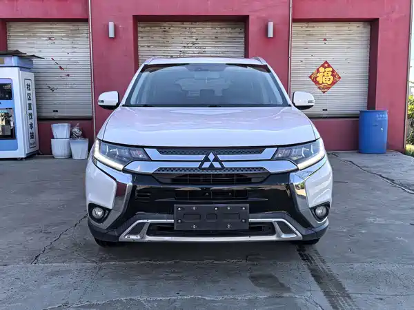 Mitsubishi Outlander 2021