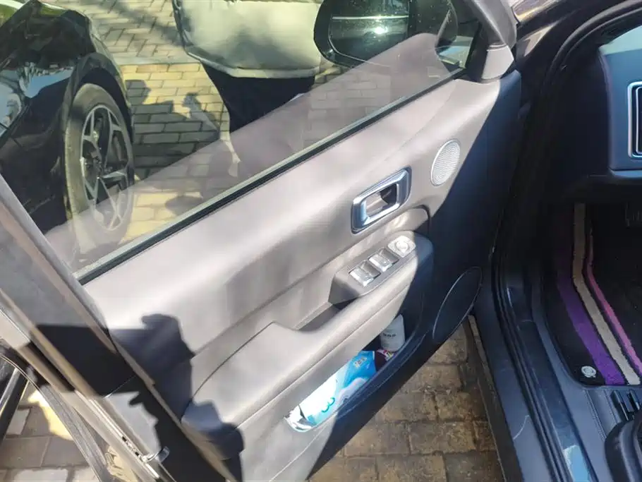 Li Auto Li L6 2025