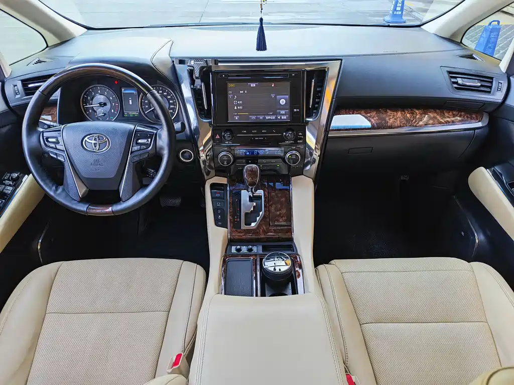 Toyota Alphard 2018