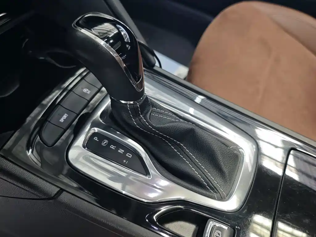 Buick Regal 2017 — фото 16