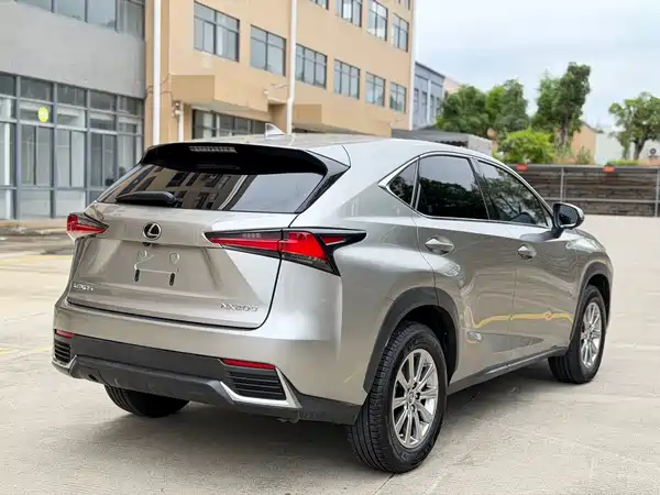 Lexus NX 2021
