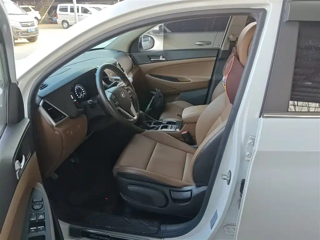 Hyundai Tucson 2016 — фото 12
