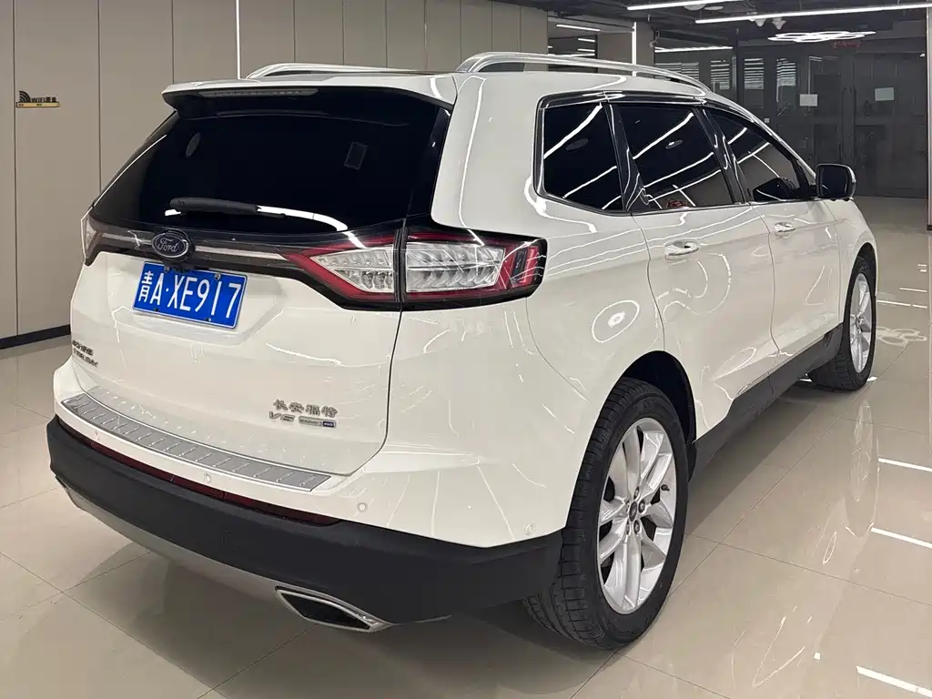 Ford Edge 2016 — фото 18
