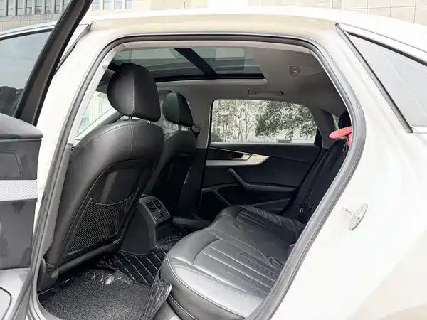 Audi A4L 2017