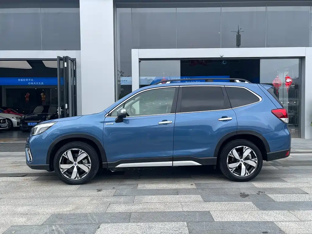 Subaru Forester 2020 — фото 3