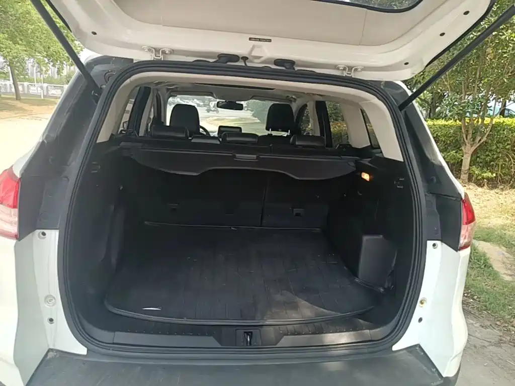 Ford Kuga 2016 — фото 19