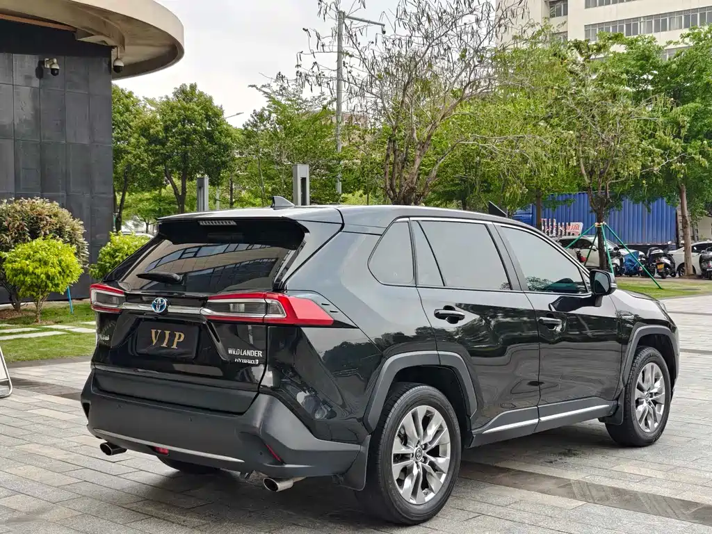 Toyota Wildlander 2023 — фото 14