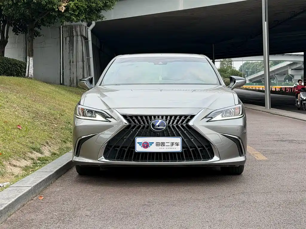 Lexus ES 2022 — фото 2
